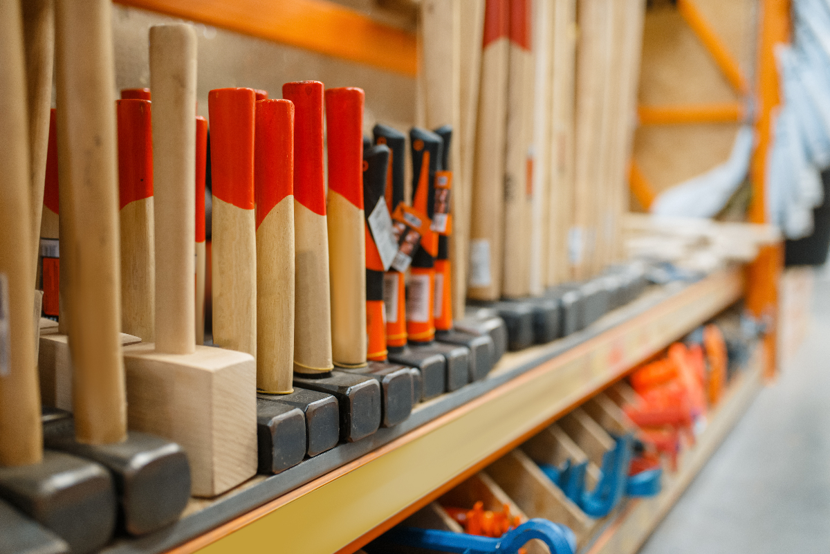 You are currently viewing The Best Hardware Stores to Shop at When You’re on a Budget